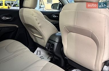 Внедорожник / Кроссовер Jeep Cherokee 2015 в Смеле