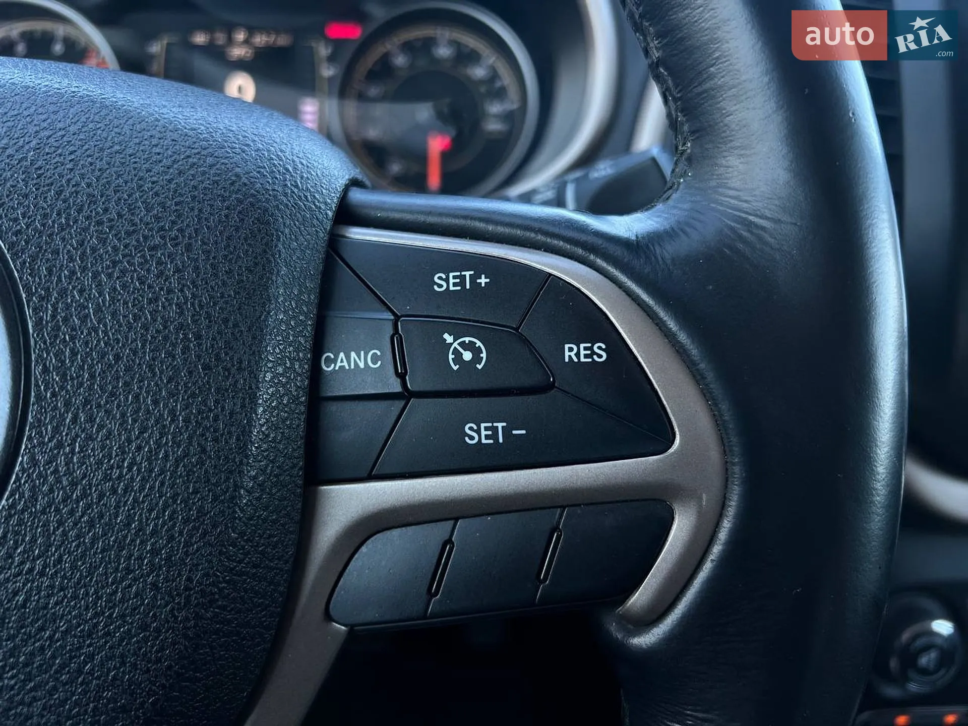 2016 Jeep Cherokee - мініатюра 18
