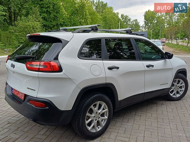 Внедорожник / Кроссовер Jeep Cherokee 2017 в Дрогобыче