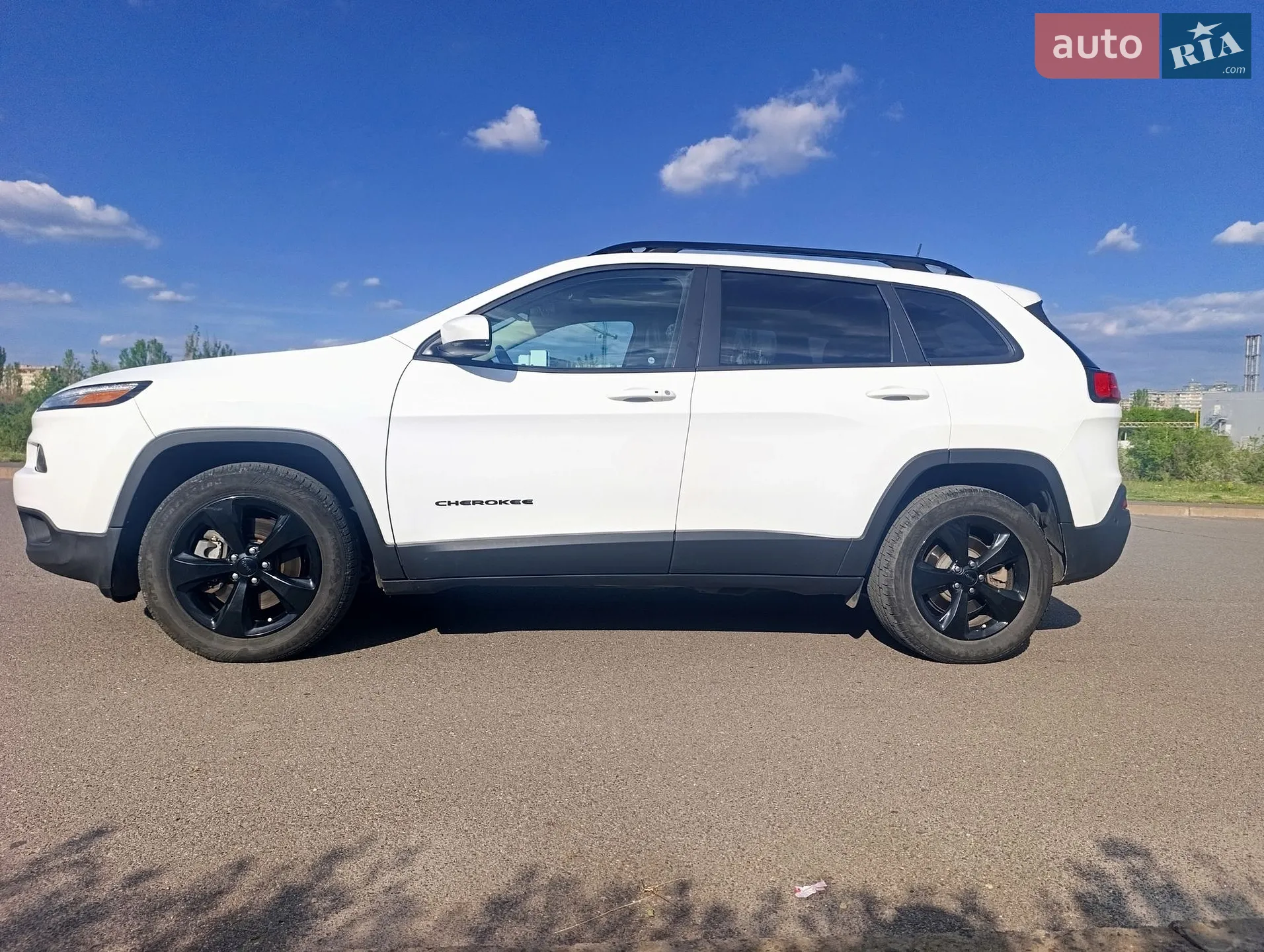 2017 Jeep Cherokee - мініатюра 14