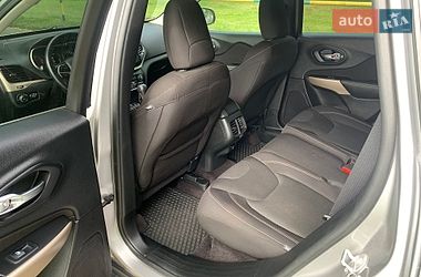 Внедорожник / Кроссовер Jeep Cherokee 2017 в Ровно