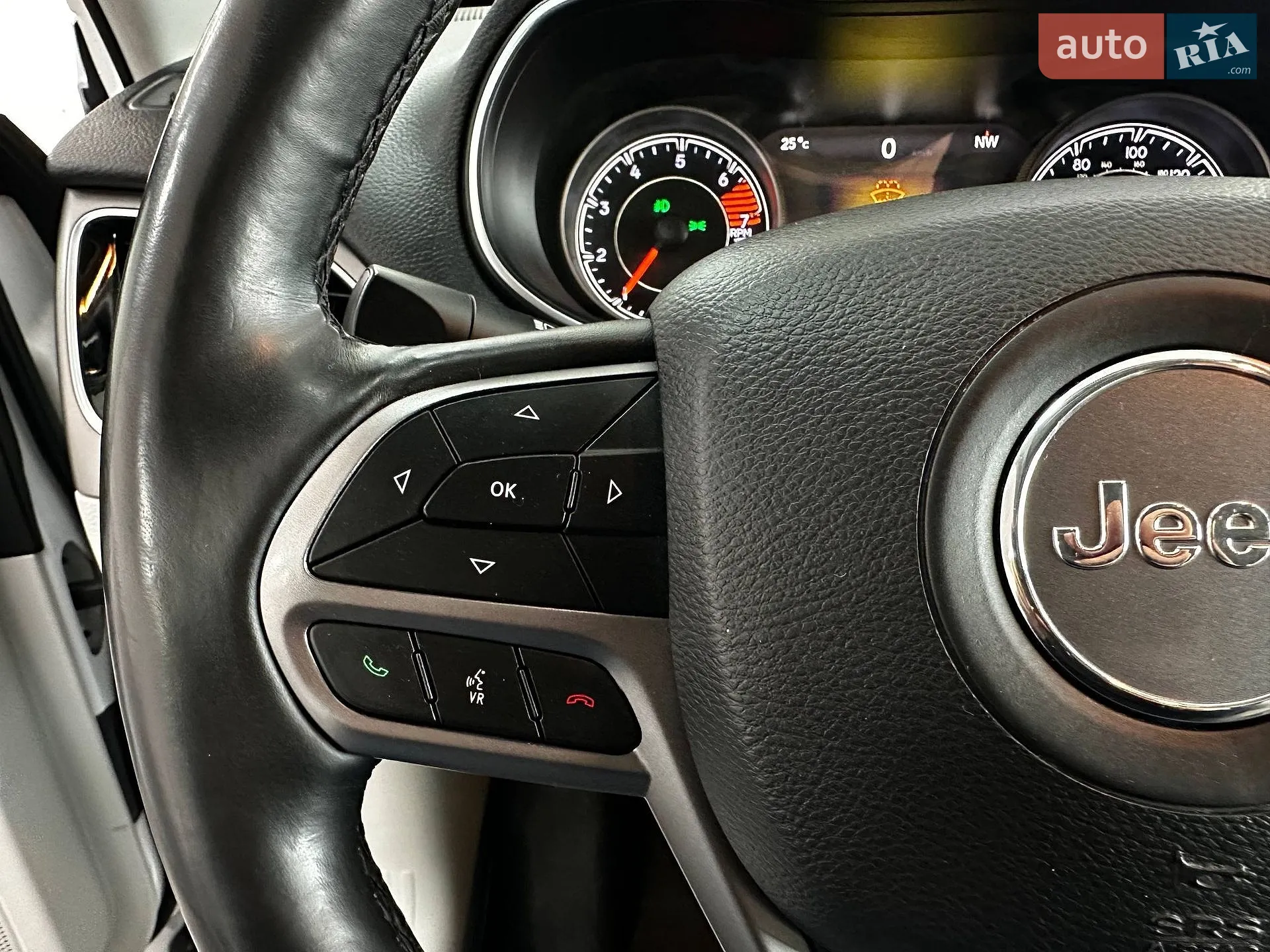 2019 Jeep Cherokee - мініатюра 29