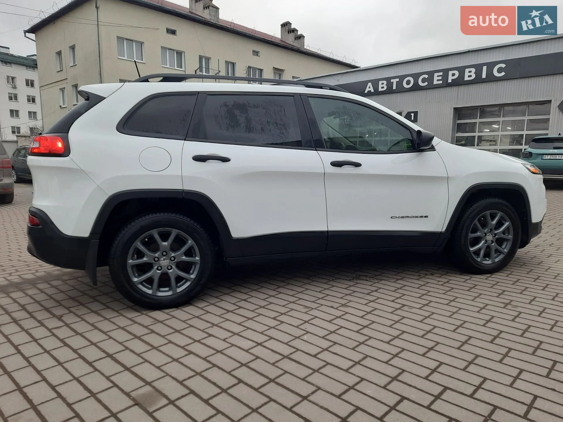 2016 Jeep Cherokee - мініатюра 8