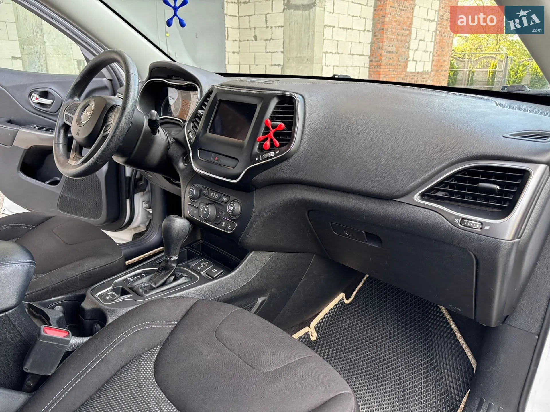 2018 Jeep Cherokee - мініатюра 27