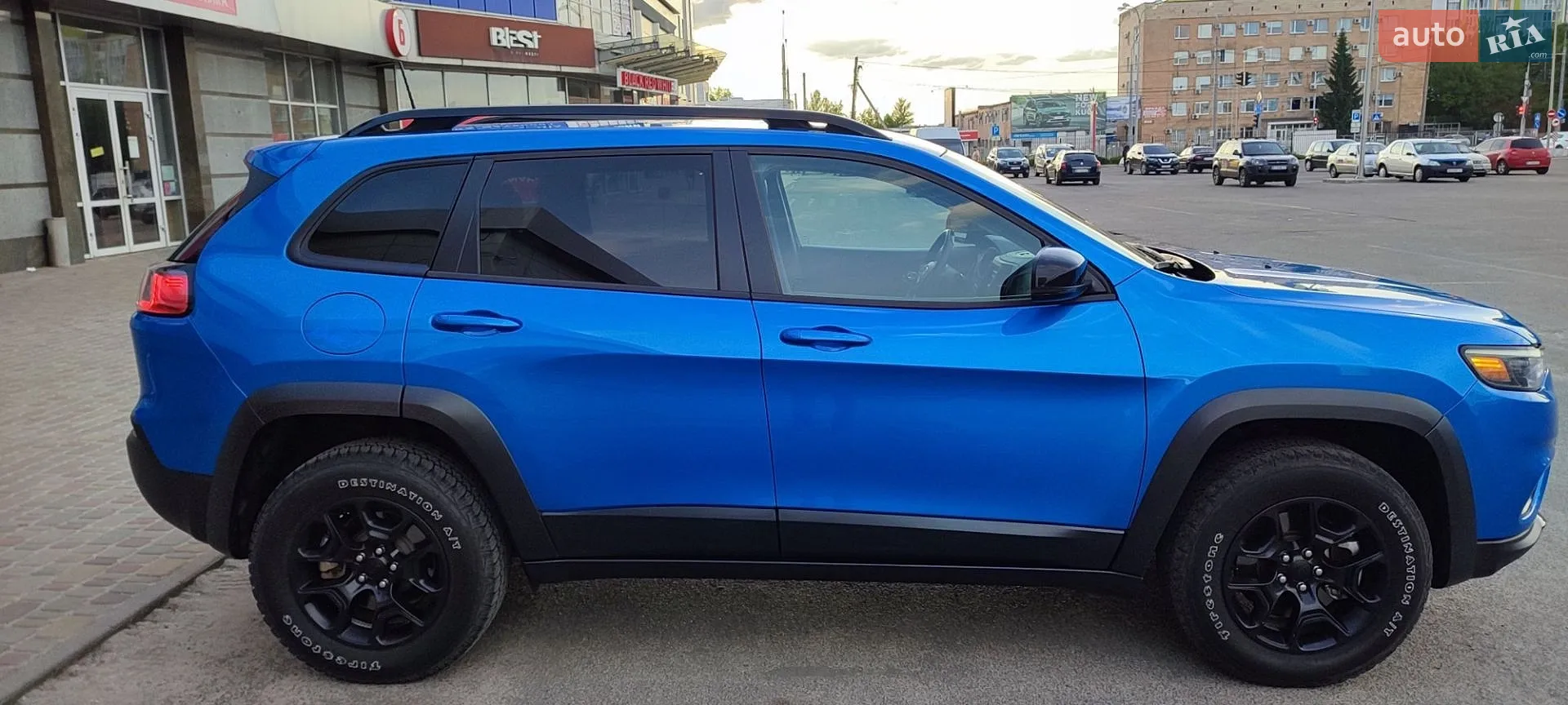 2022 Jeep Cherokee - мініатюра 9