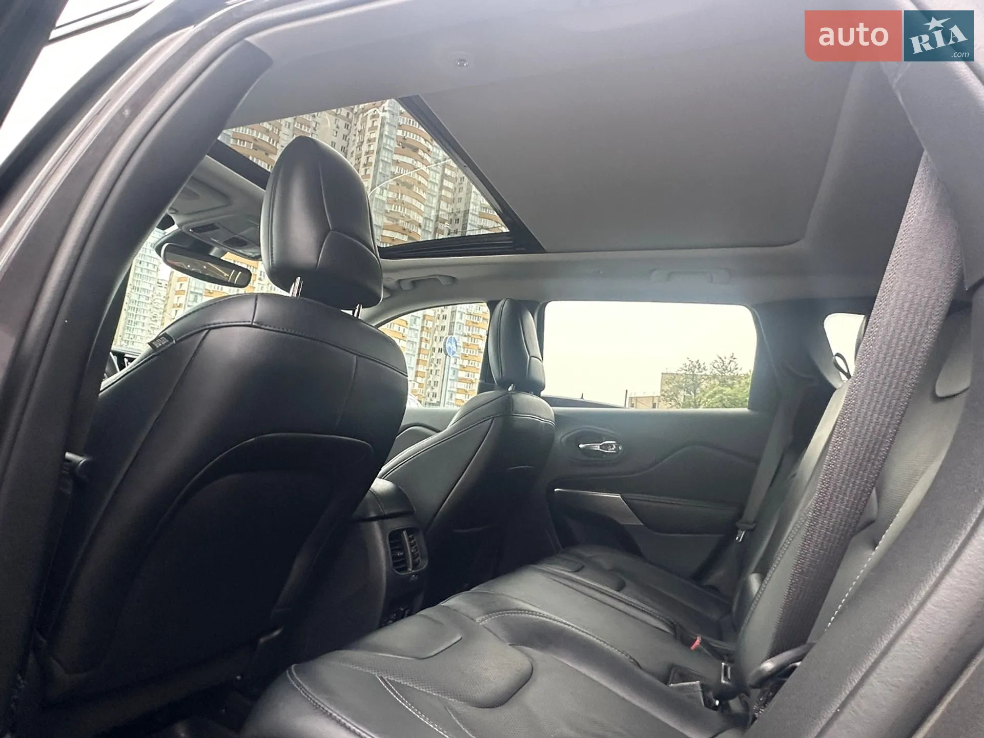 2022 Jeep Cherokee - мініатюра 23