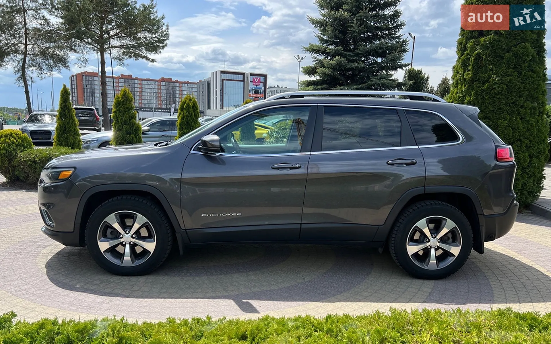 2019 Jeep Cherokee - мініатюра 4