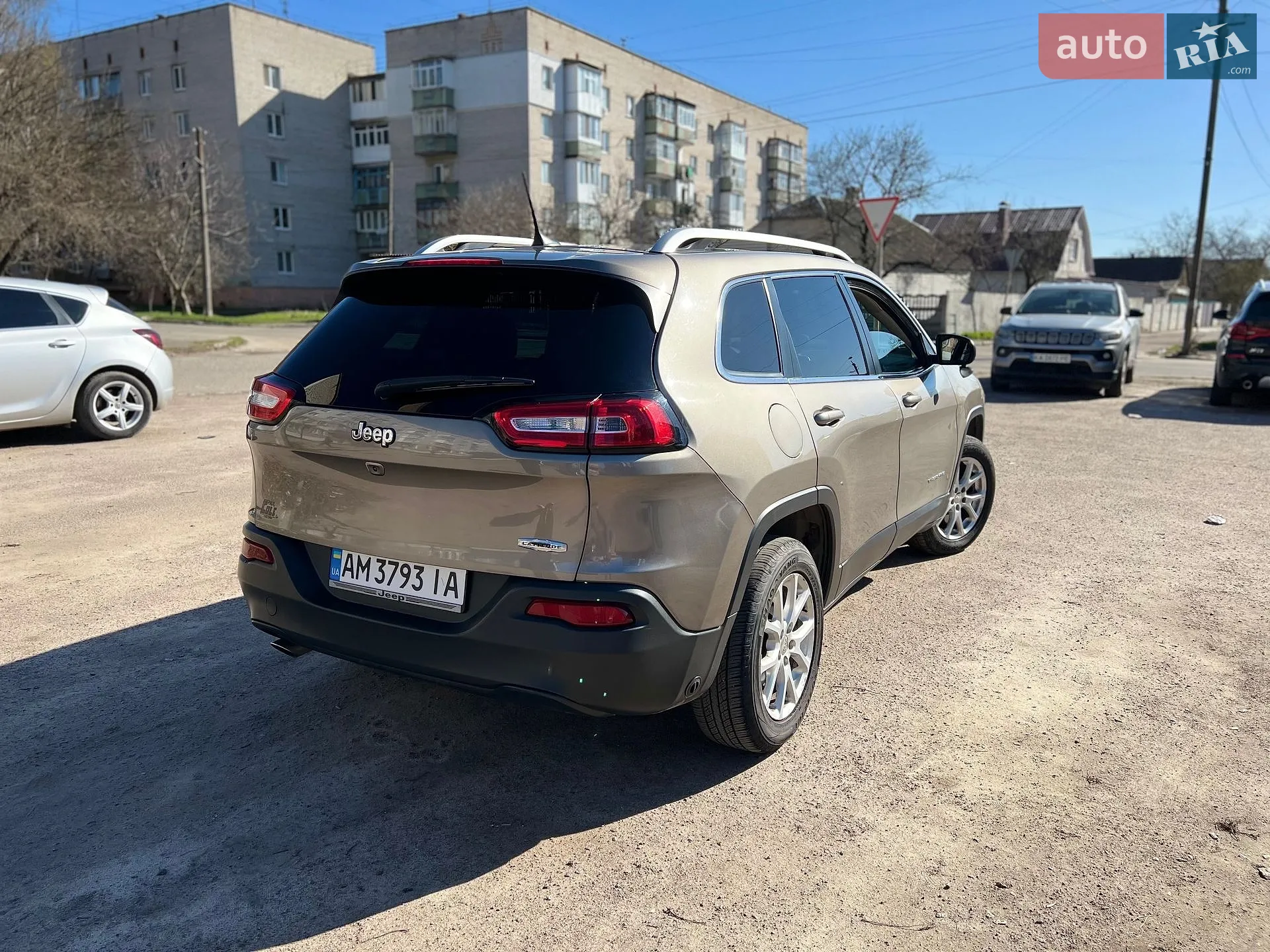 2016 Jeep Cherokee - мініатюра 3