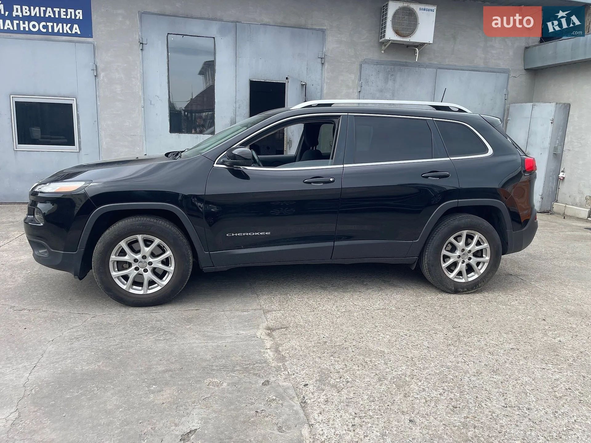 2016 Jeep Cherokee - мініатюра 29