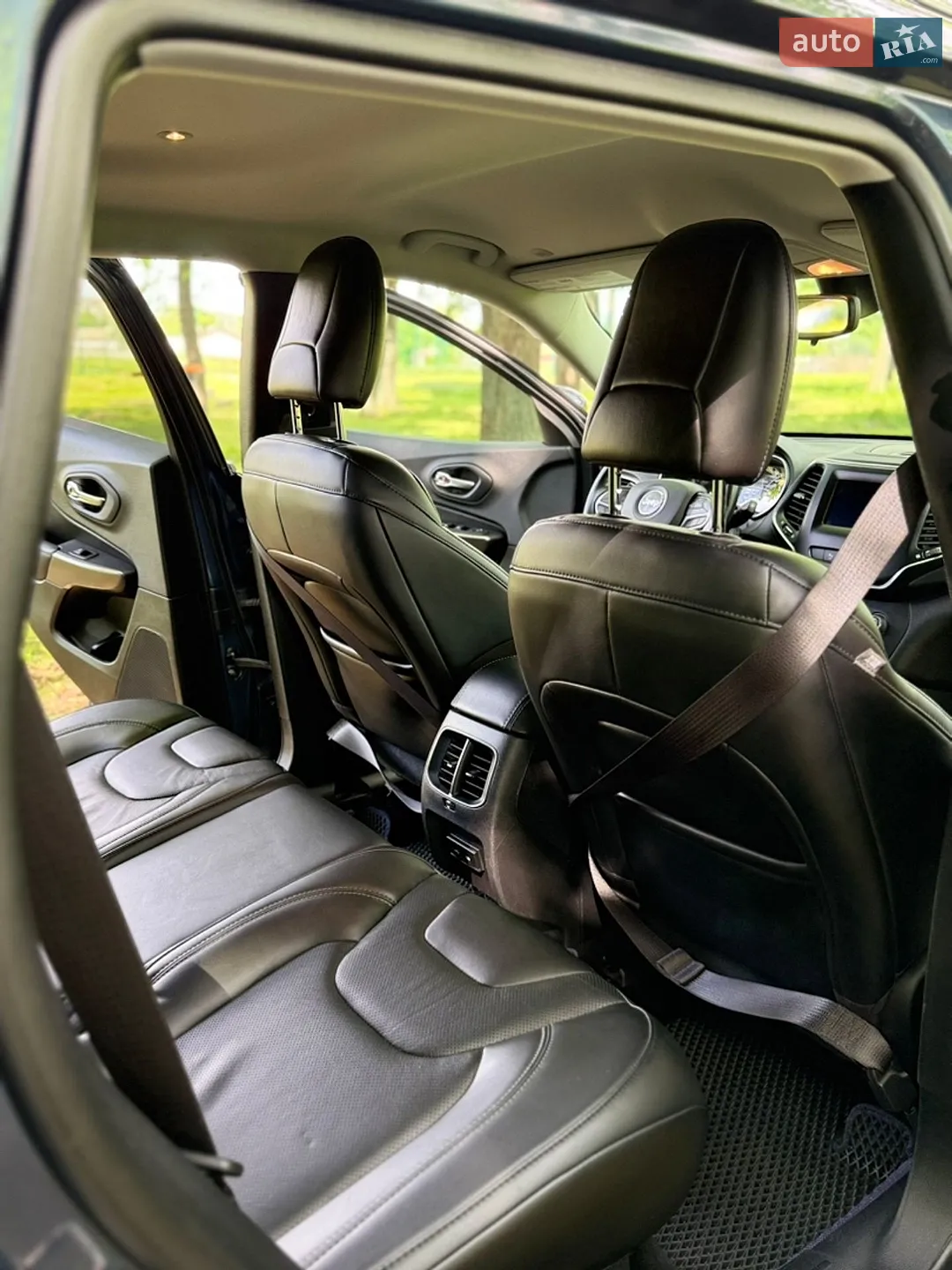 2020 Jeep Cherokee - мініатюра 13