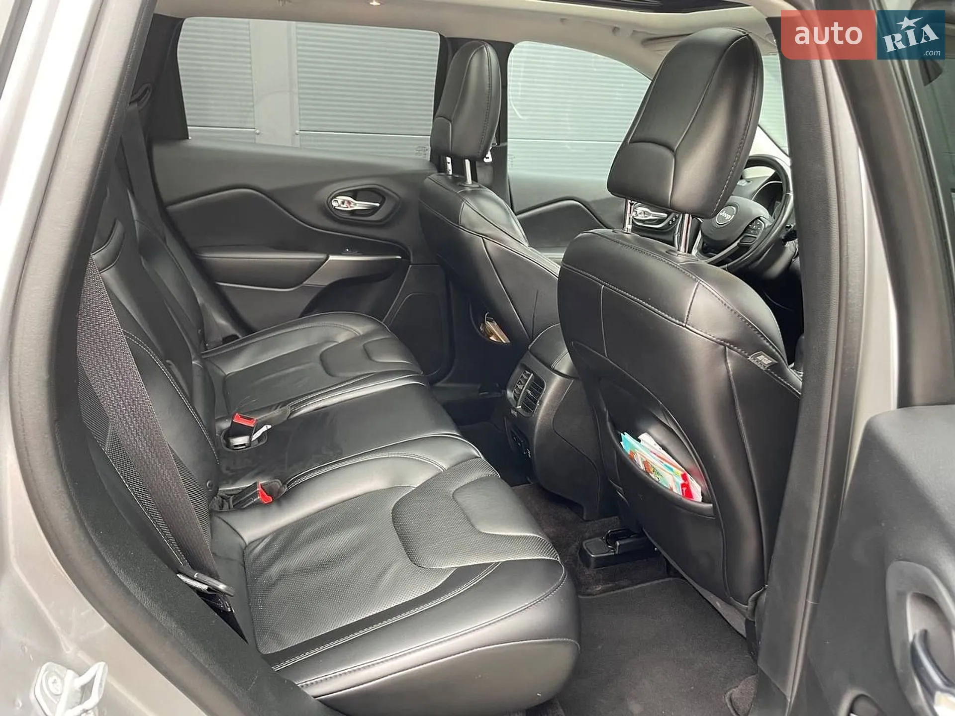 2018 Jeep Cherokee - мініатюра 17