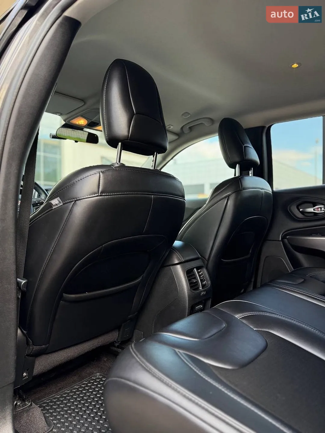 2018 Jeep Cherokee - мініатюра 30