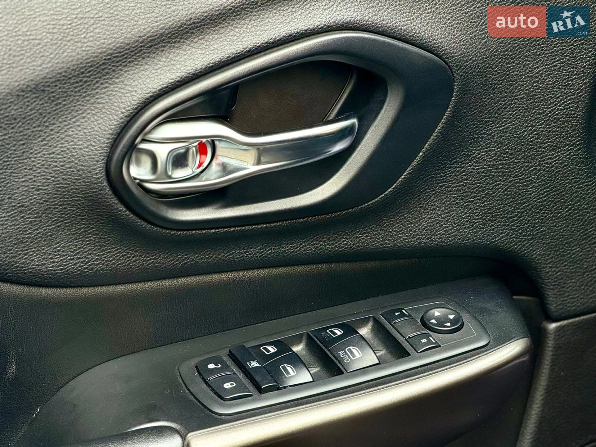 2019 Jeep Cherokee - мініатюра 15