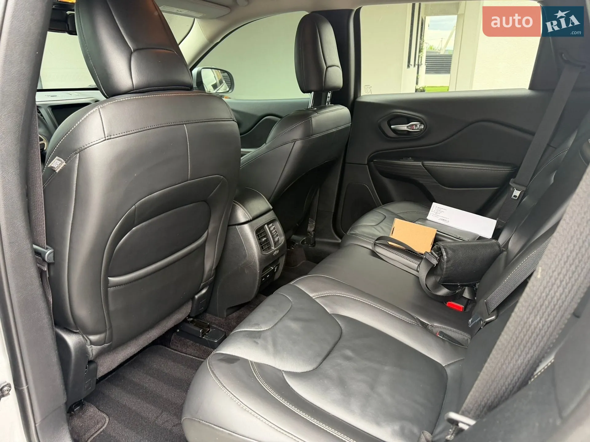 2016 Jeep Cherokee - мініатюра 14