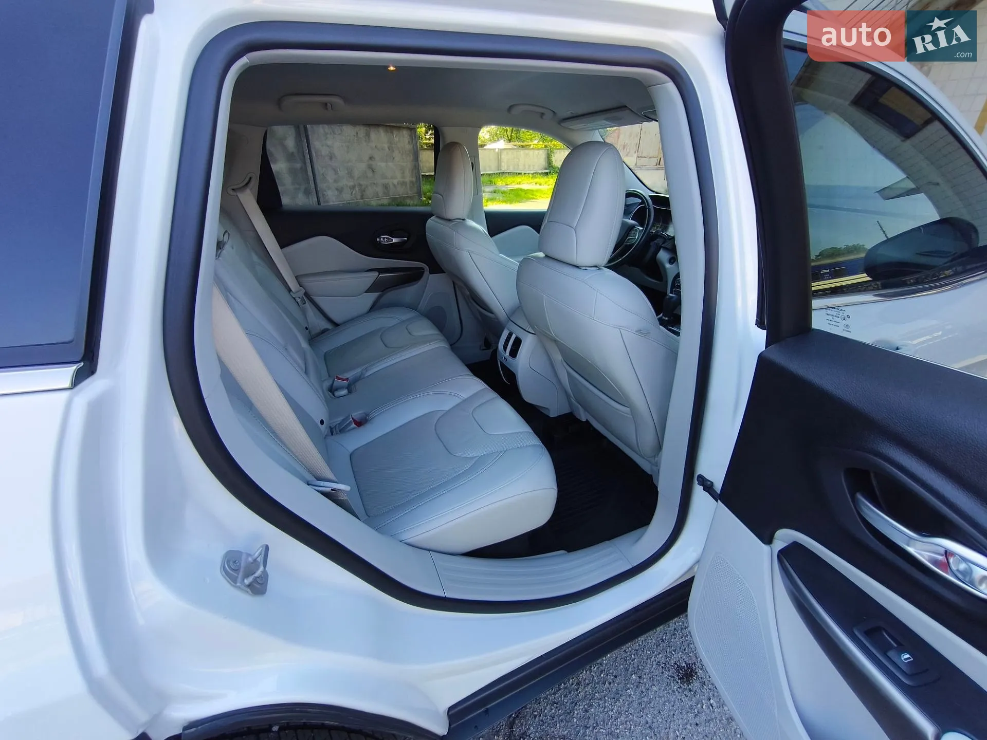 2019 Jeep Cherokee - мініатюра 30