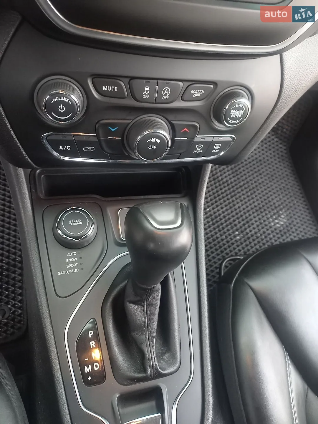 2019 Jeep Cherokee - мініатюра 24