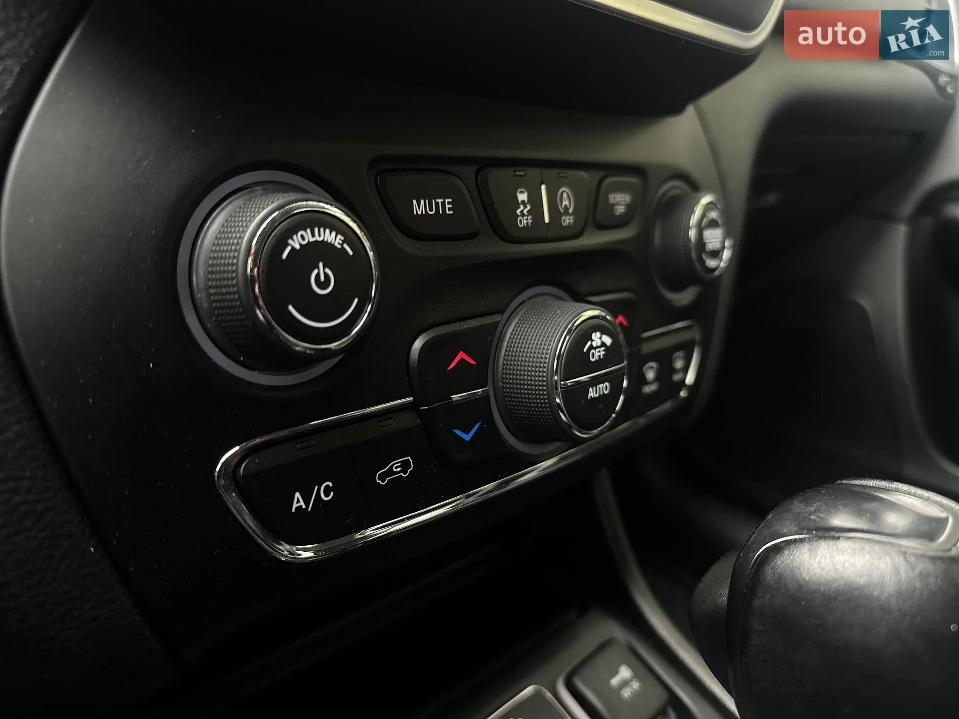 2018 Jeep Cherokee - мініатюра 34