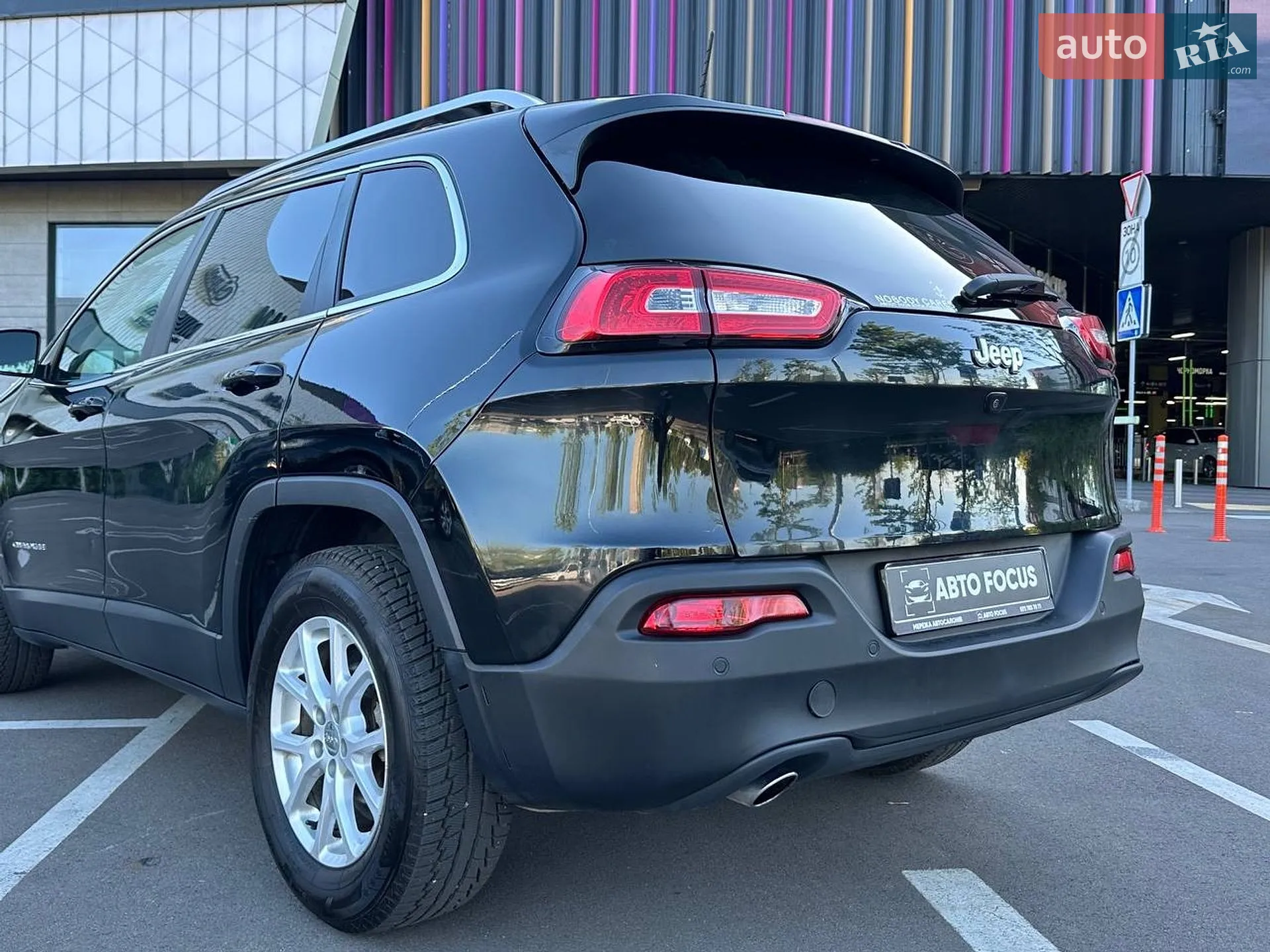 2017 Jeep Cherokee - мініатюра 8