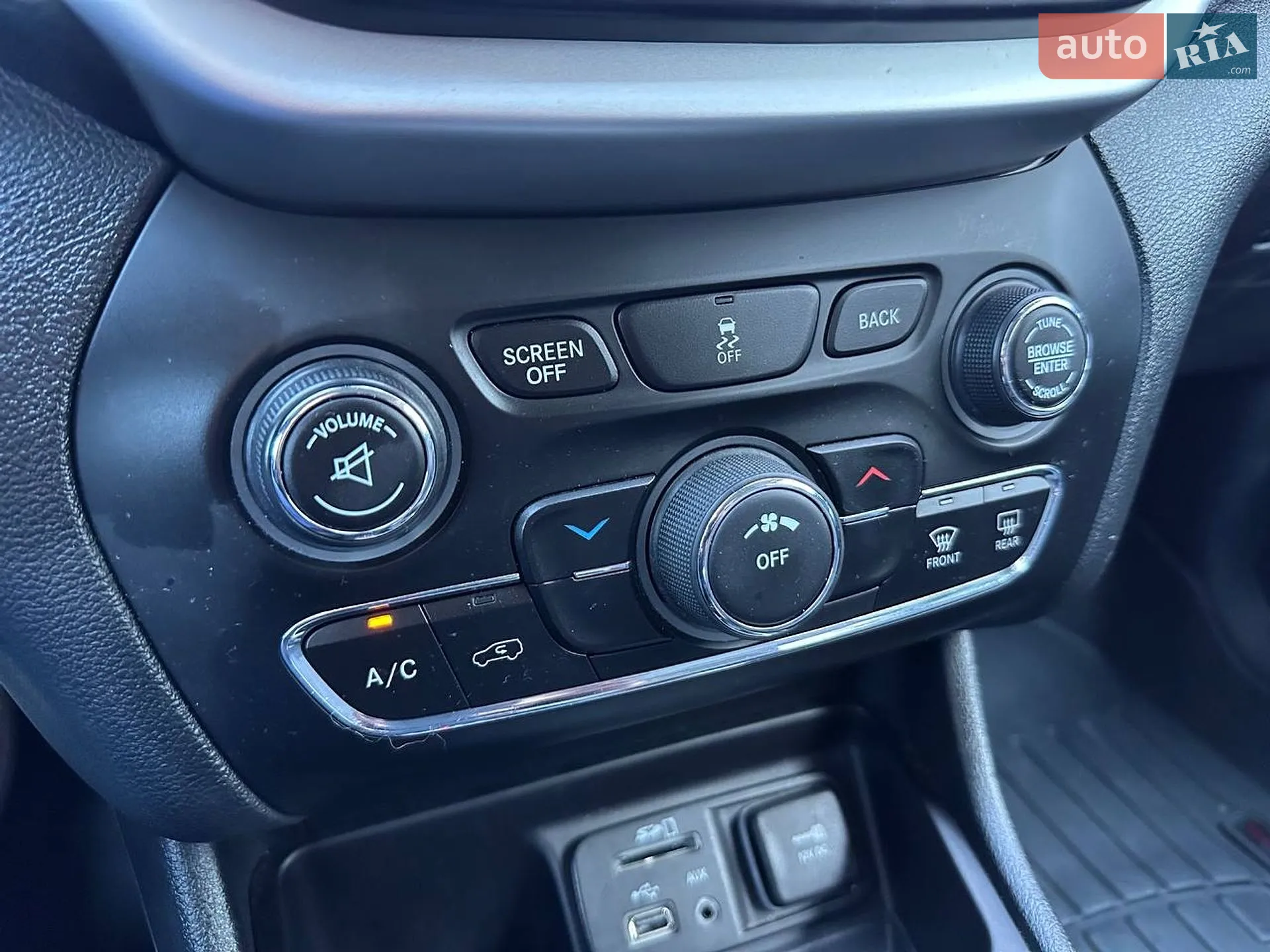 2017 Jeep Cherokee - мініатюра 18