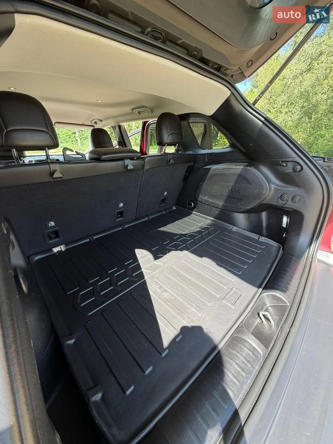2019 Jeep Cherokee - мініатюра 16