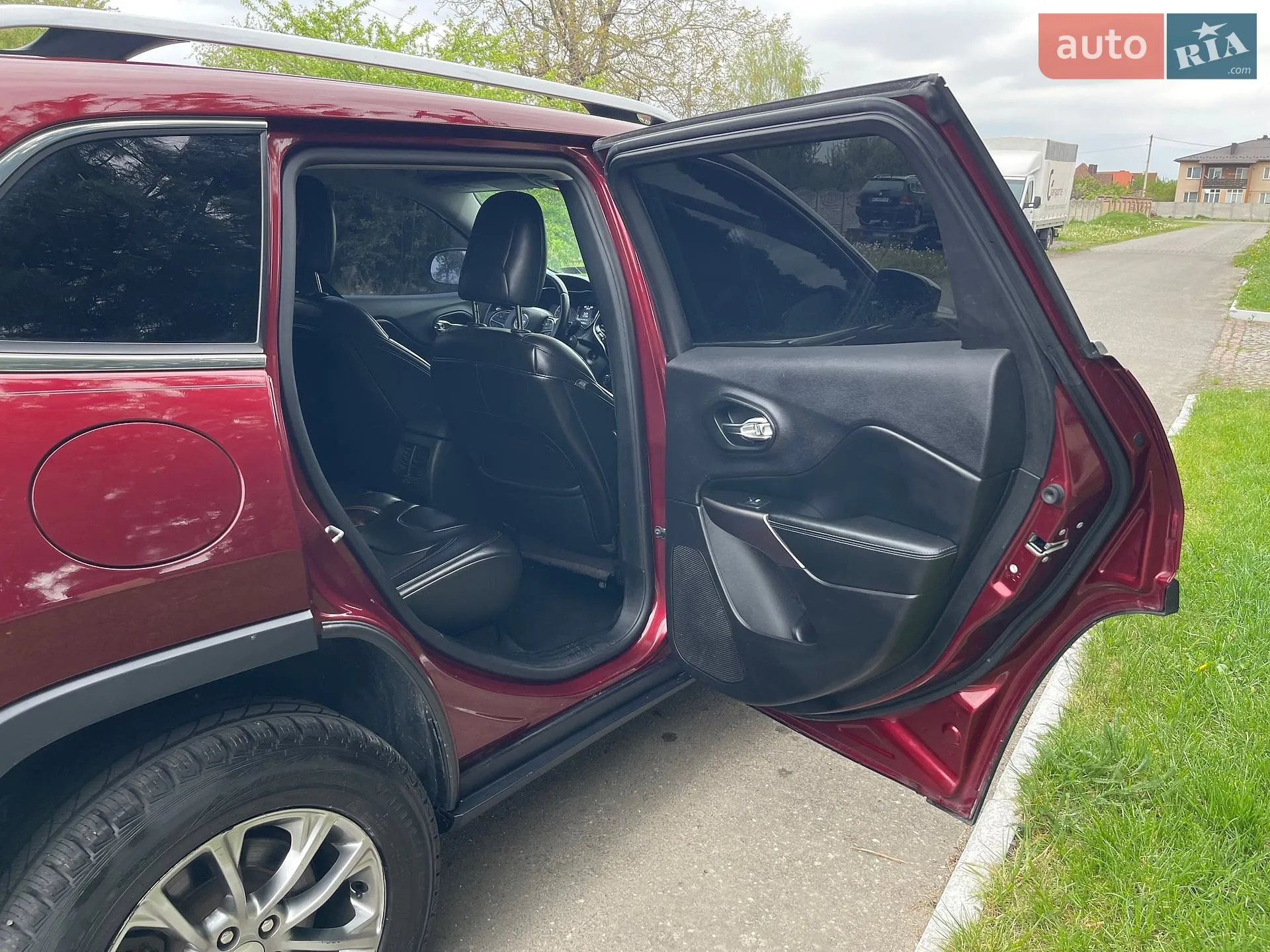 2019 Jeep Cherokee - мініатюра 34