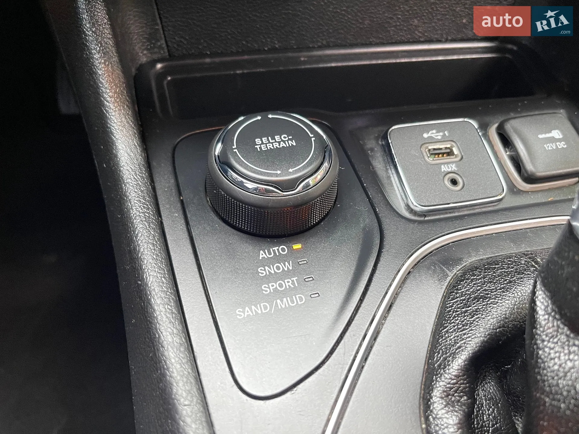 2019 Jeep Cherokee - мініатюра 38