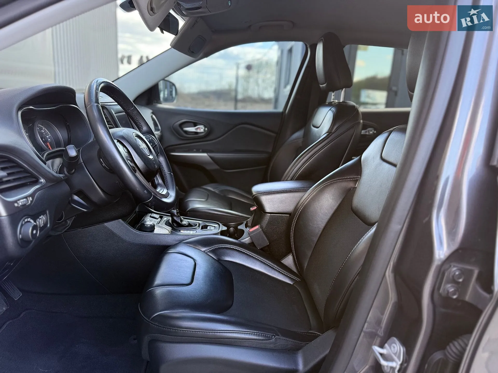 2019 Jeep Cherokee - мініатюра 24