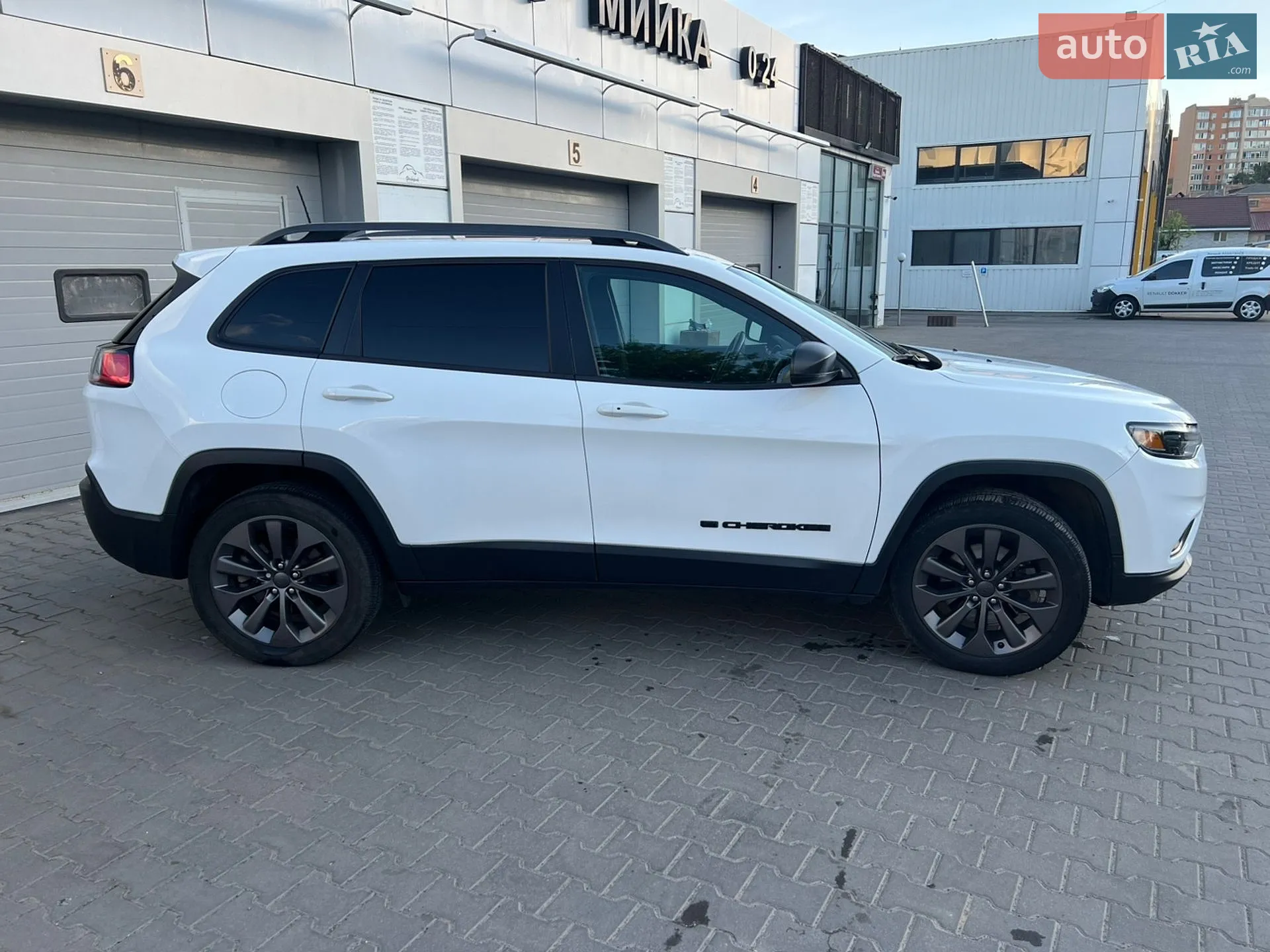 2021 Jeep Cherokee - мініатюра 4