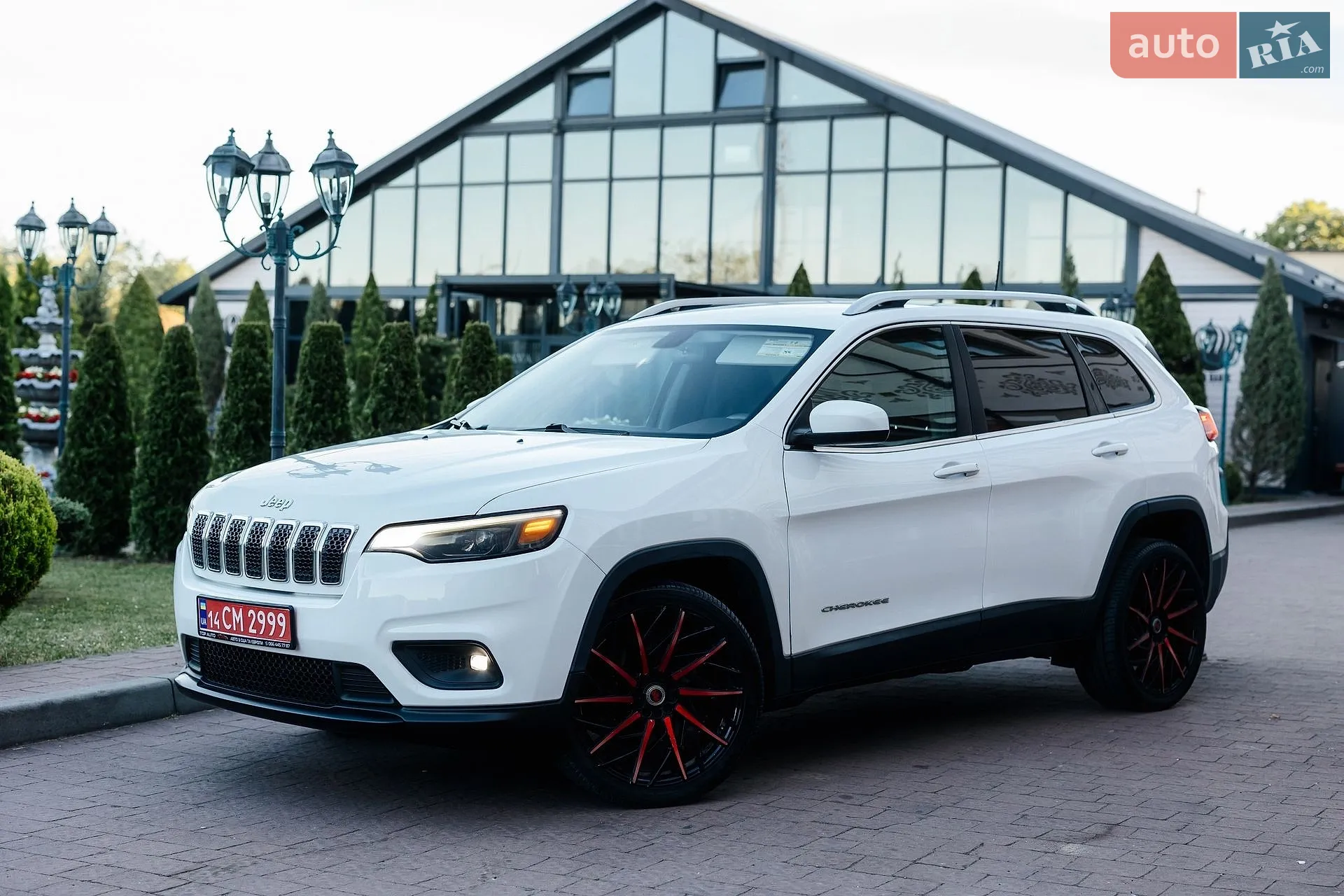 2019 Jeep Cherokee - фото 1