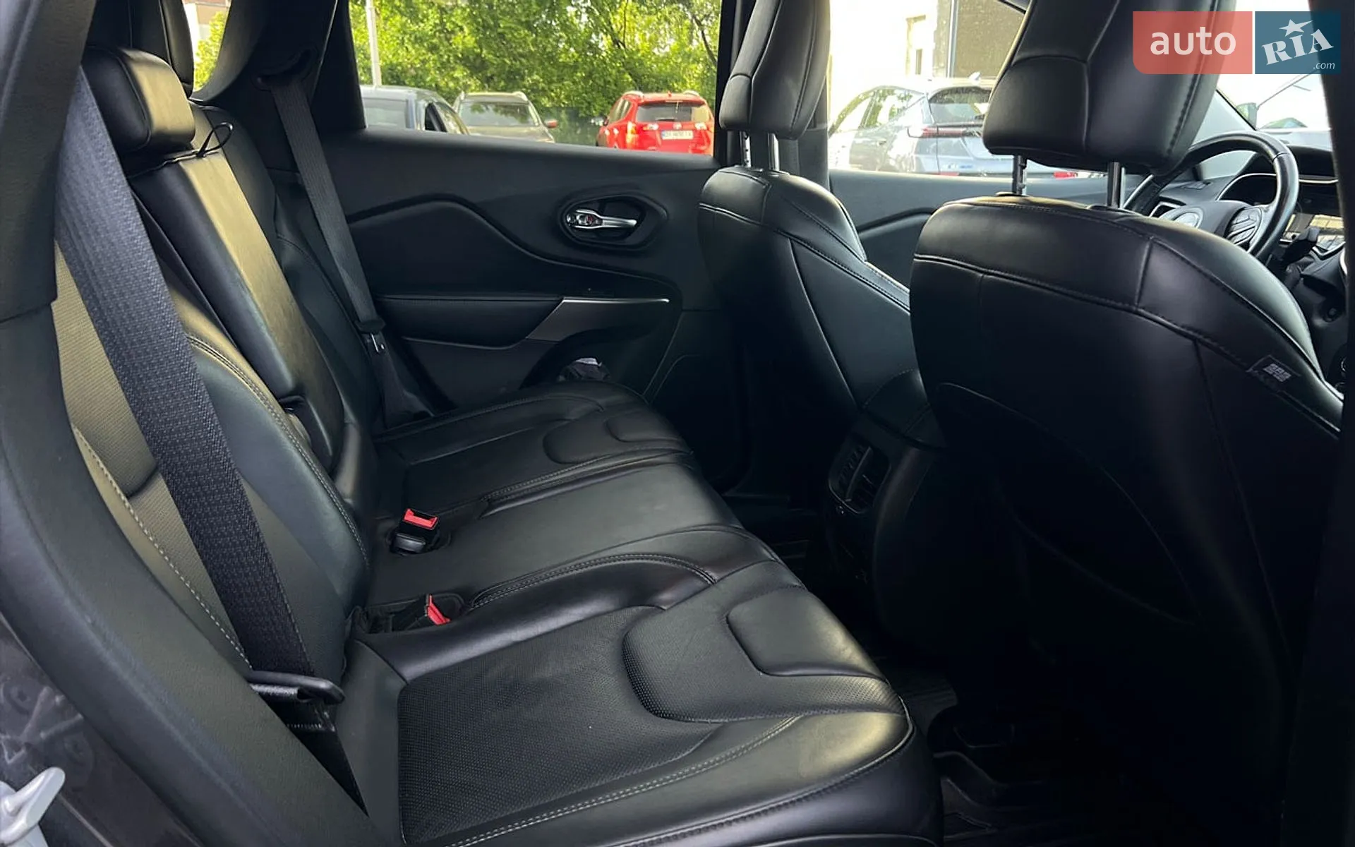 2020 Jeep Cherokee - мініатюра 19