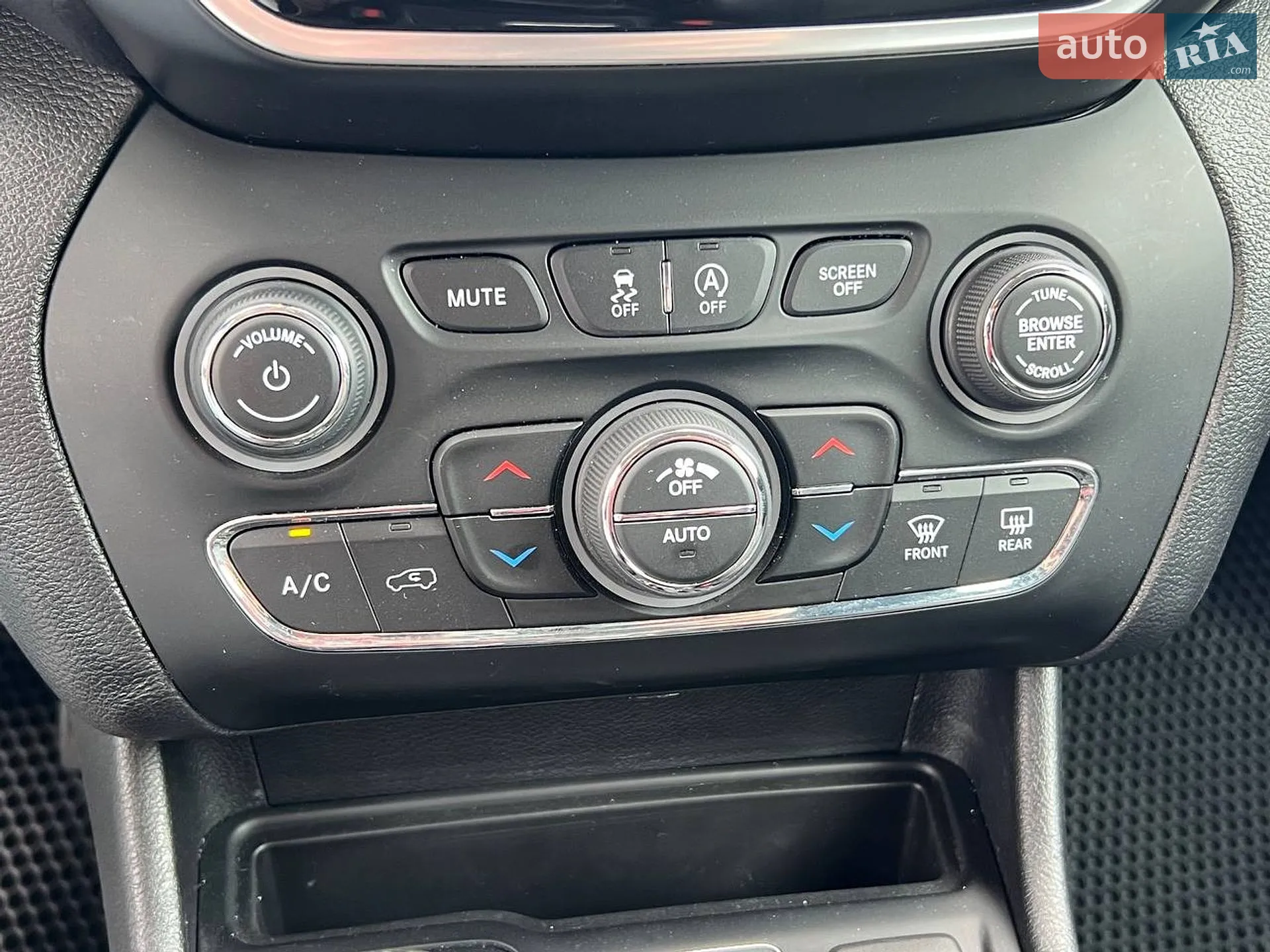 2020 Jeep Cherokee - мініатюра 18
