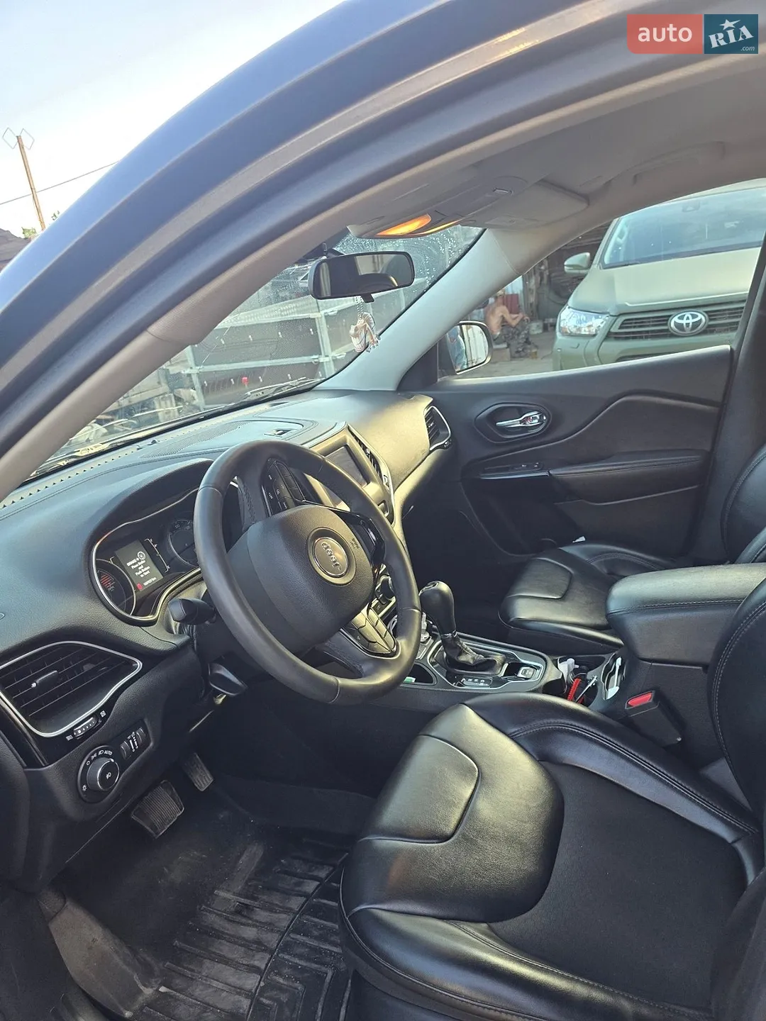2019 Jeep Cherokee - мініатюра 3