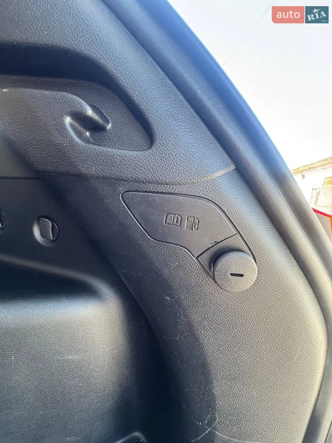 2016 Jeep Cherokee - мініатюра 38