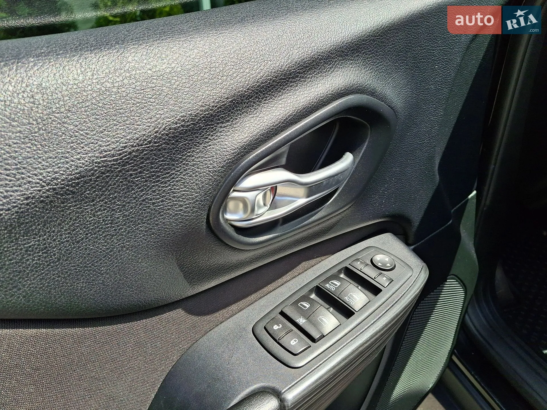 2016 Jeep Cherokee - мініатюра 21