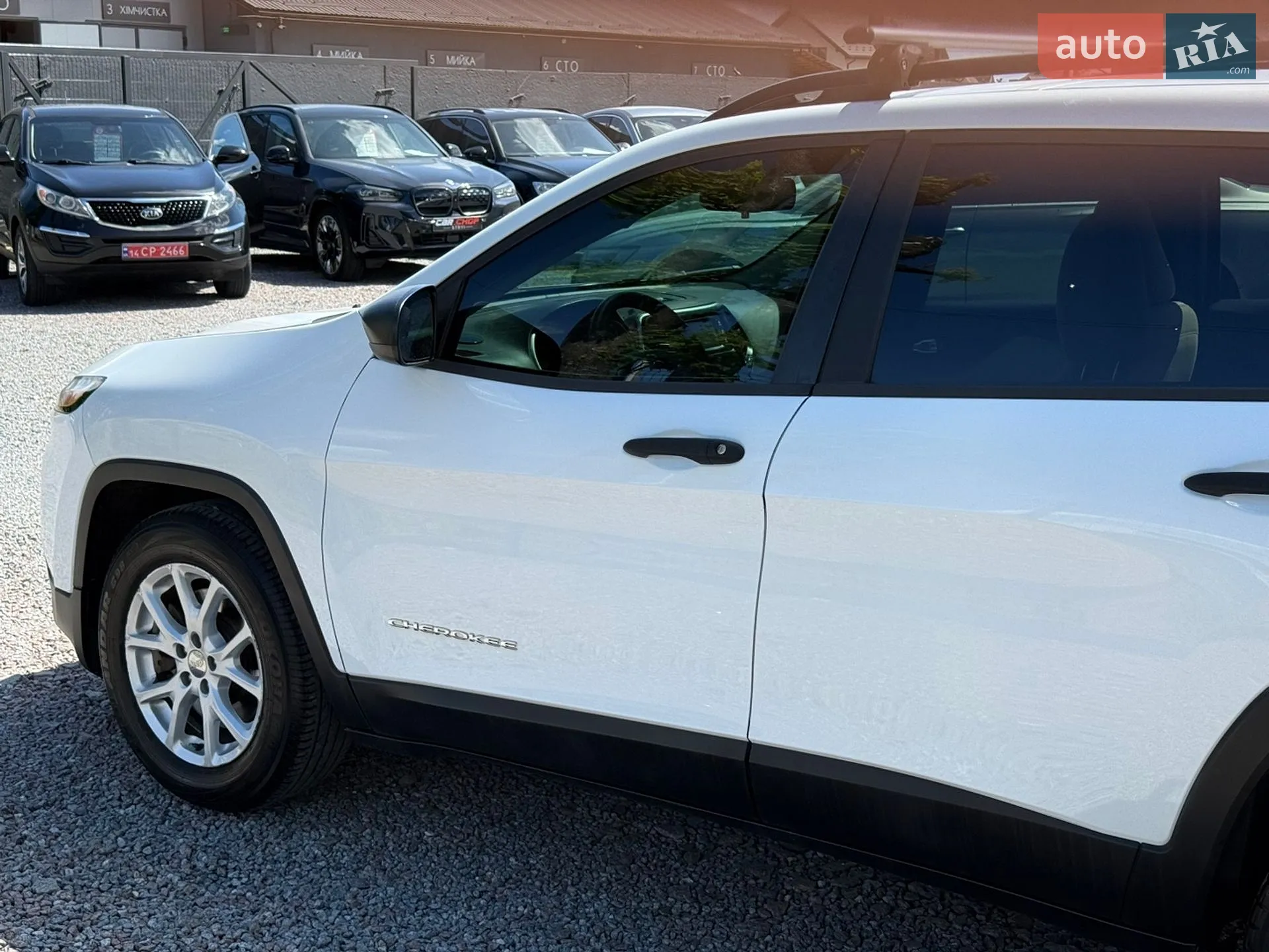 2017 Jeep Cherokee - мініатюра 12