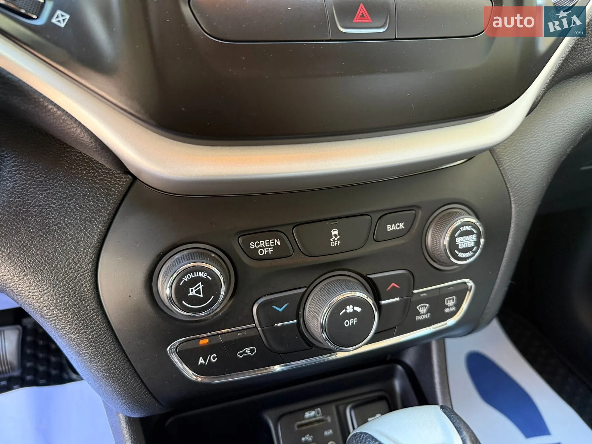 2017 Jeep Cherokee - мініатюра 32