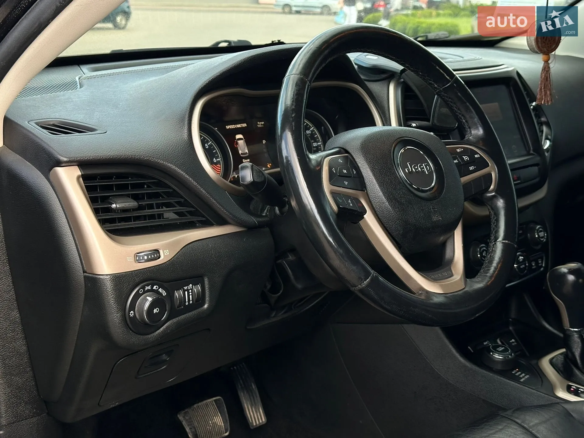 2015 Jeep Cherokee - мініатюра 37