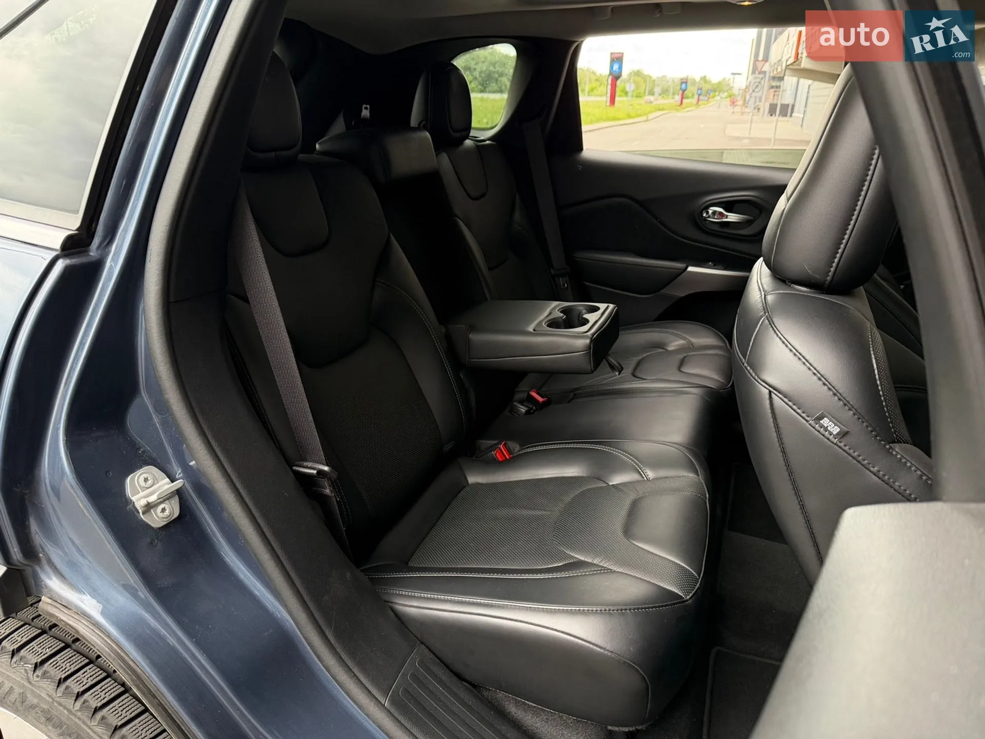 2019 Jeep Cherokee - мініатюра 11