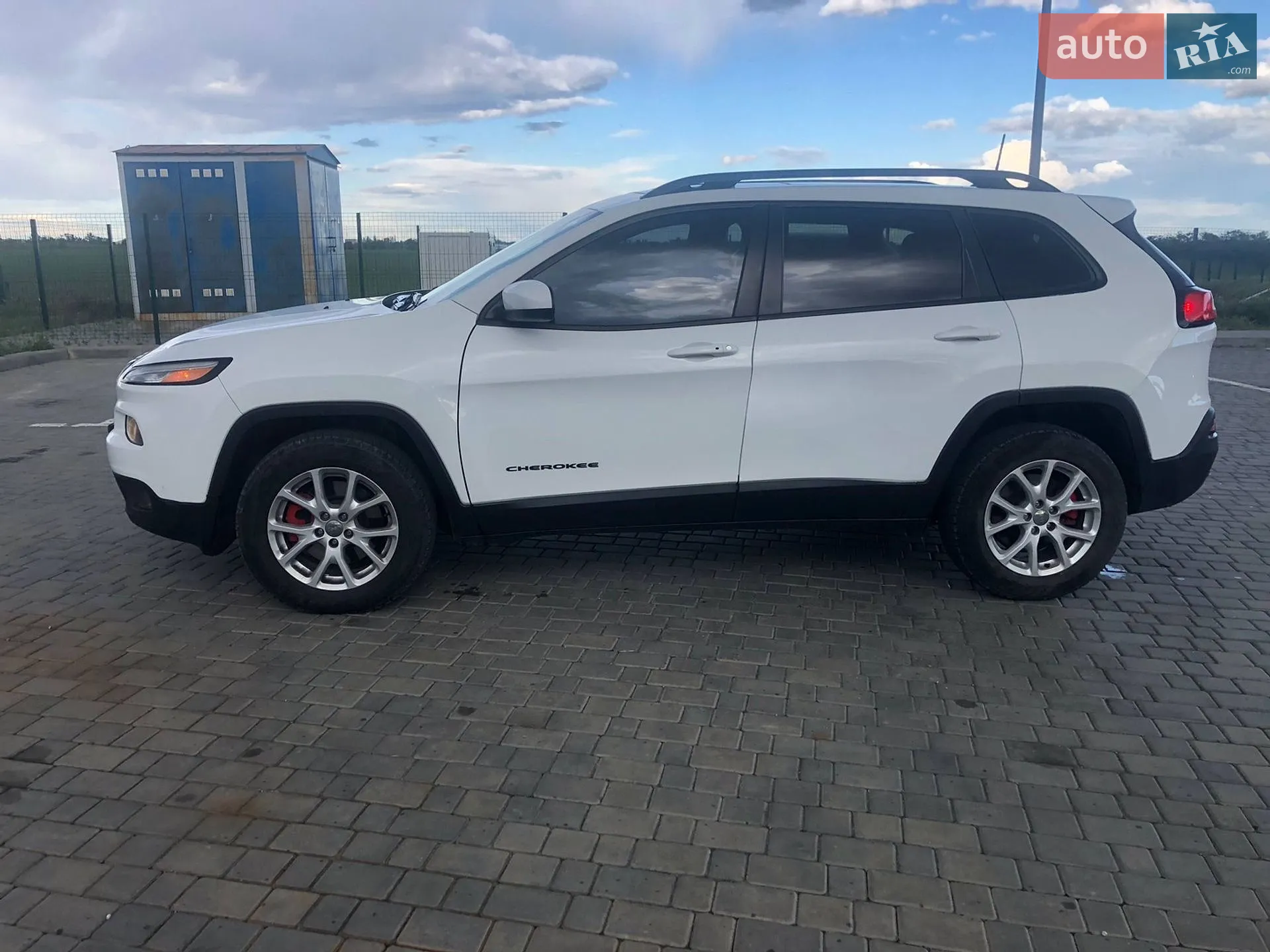 2015 Jeep Cherokee - мініатюра 2