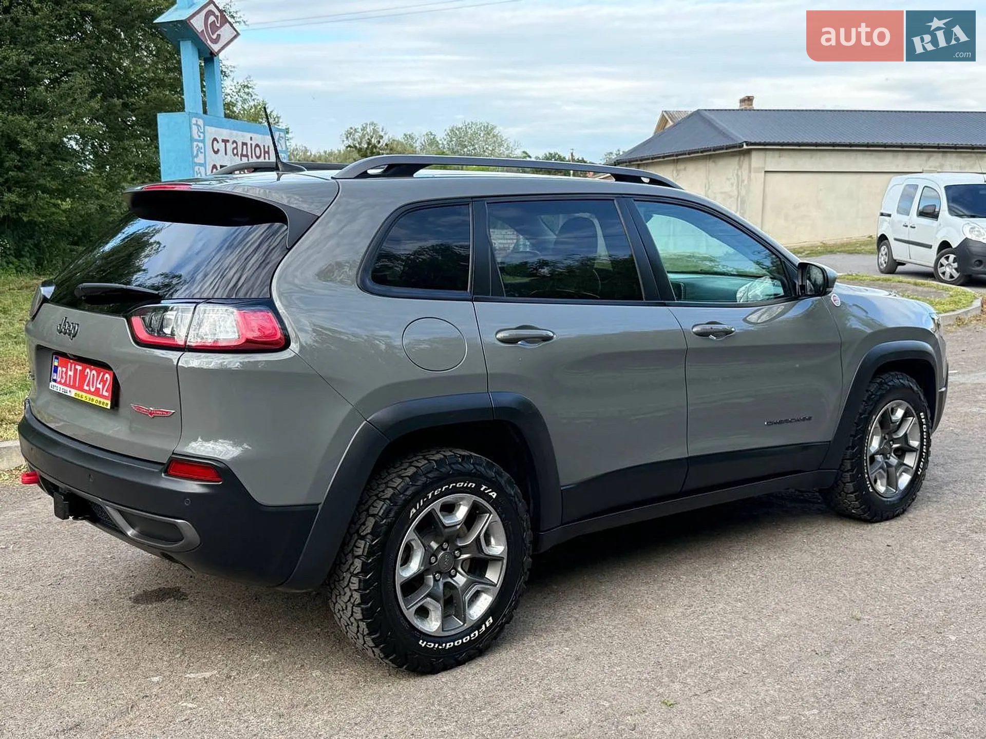 2019 Jeep Cherokee - мініатюра 13