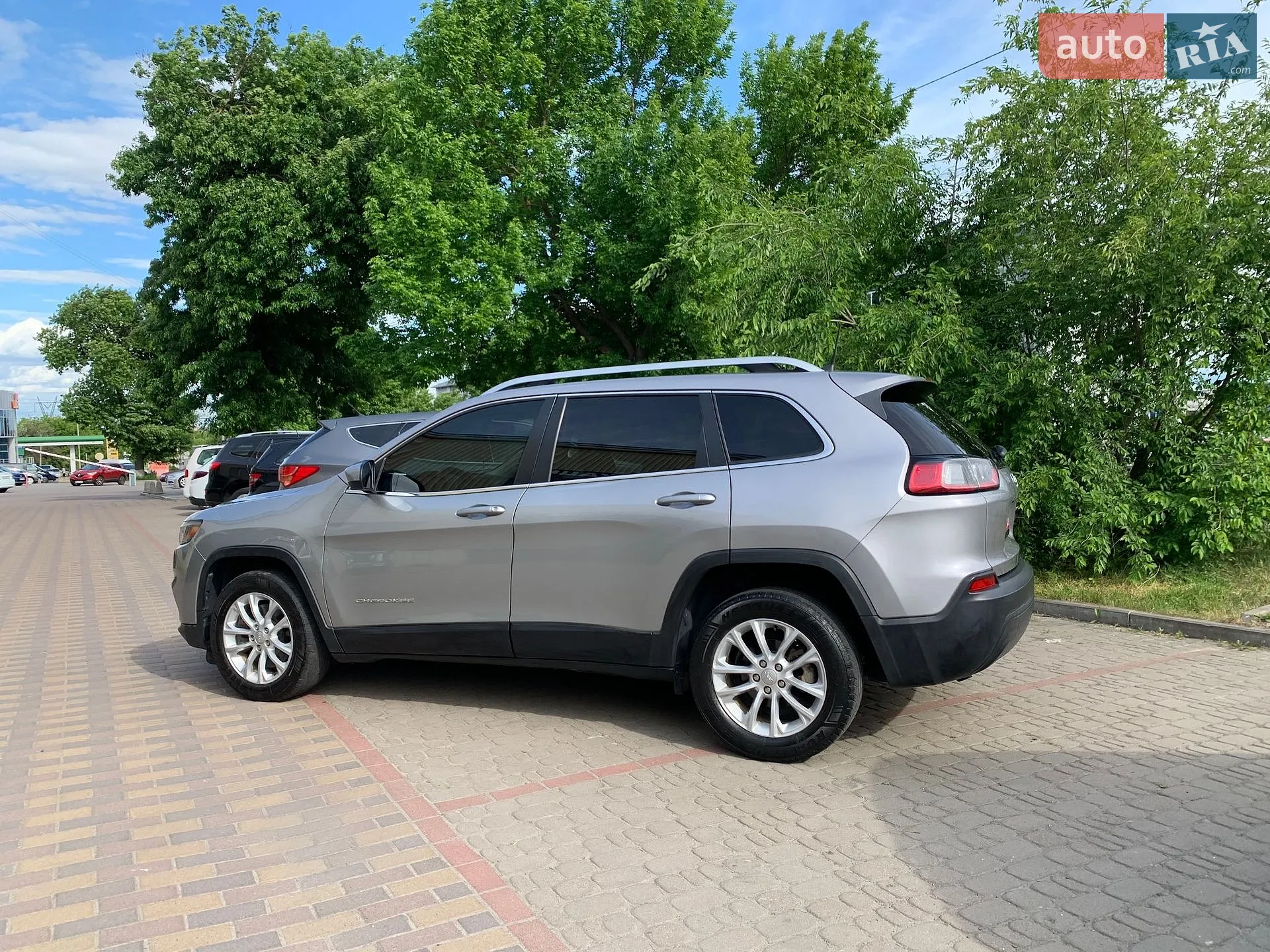 2019 Jeep Cherokee - мініатюра 6