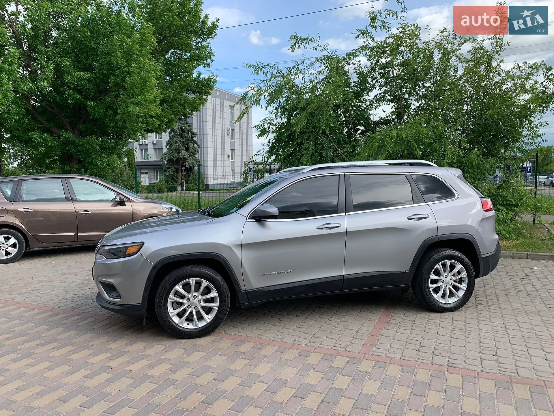 2019 Jeep Cherokee - мініатюра 28