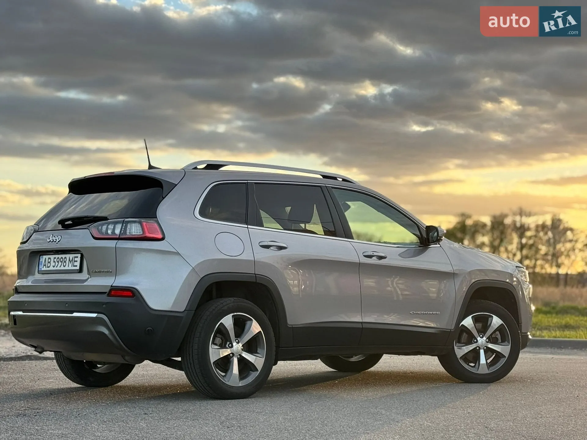 2019 Jeep Cherokee - мініатюра 13