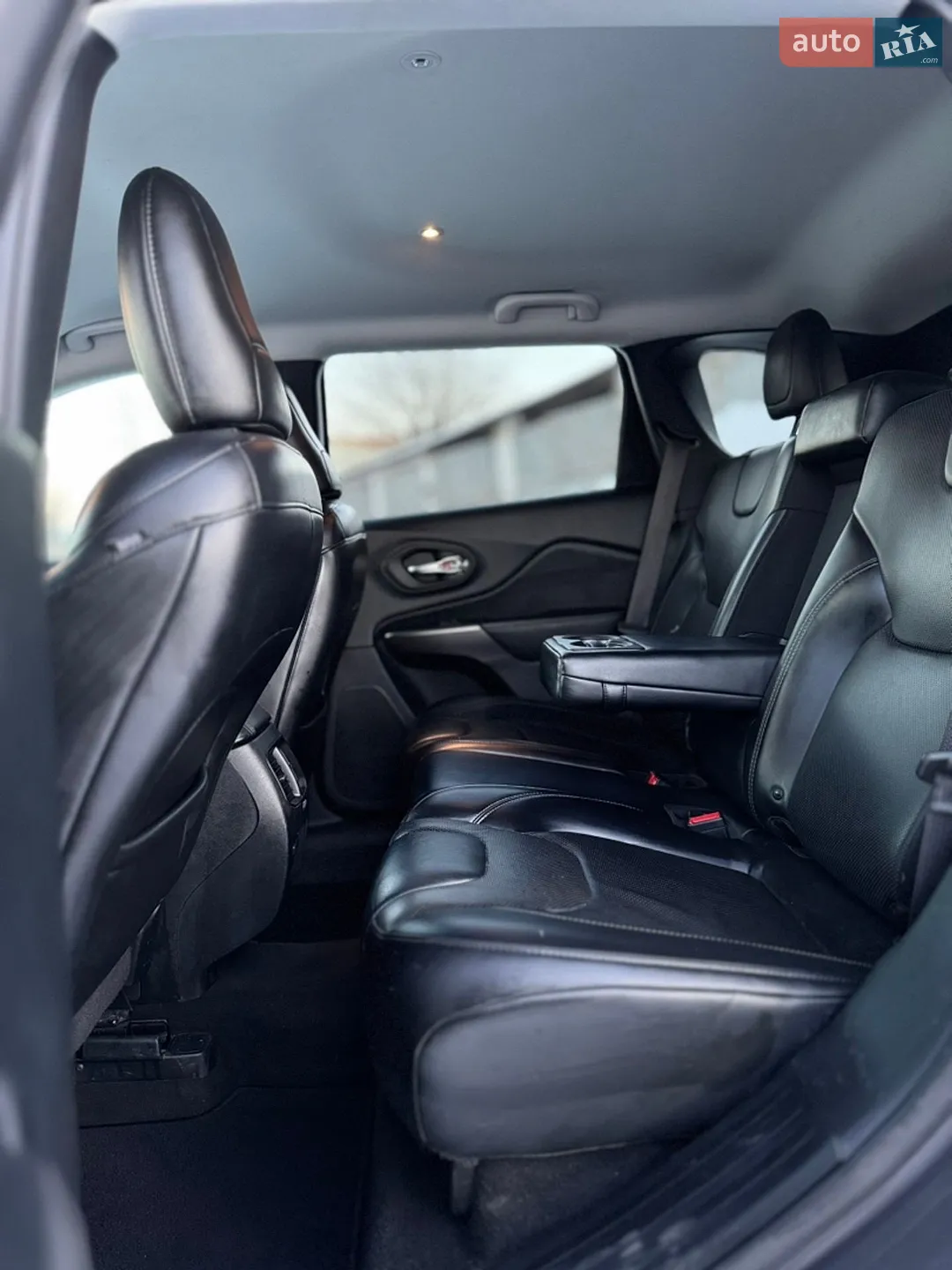 2018 Jeep Cherokee - мініатюра 29