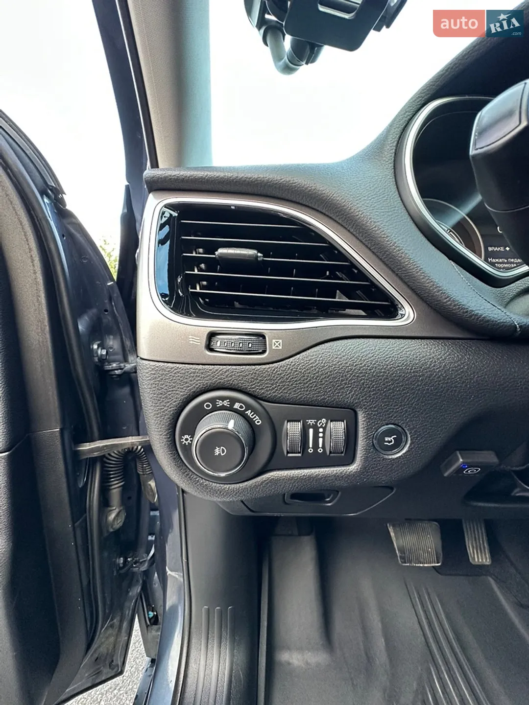 2019 Jeep Cherokee - мініатюра 18