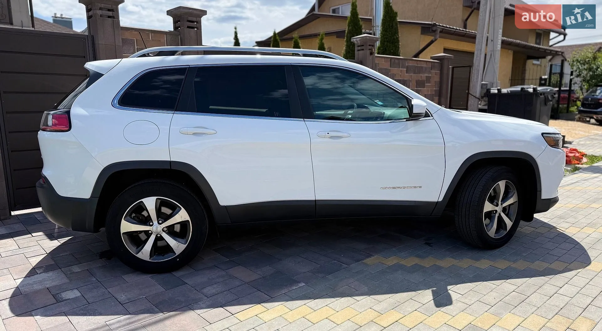 2020 Jeep Cherokee - мініатюра 15