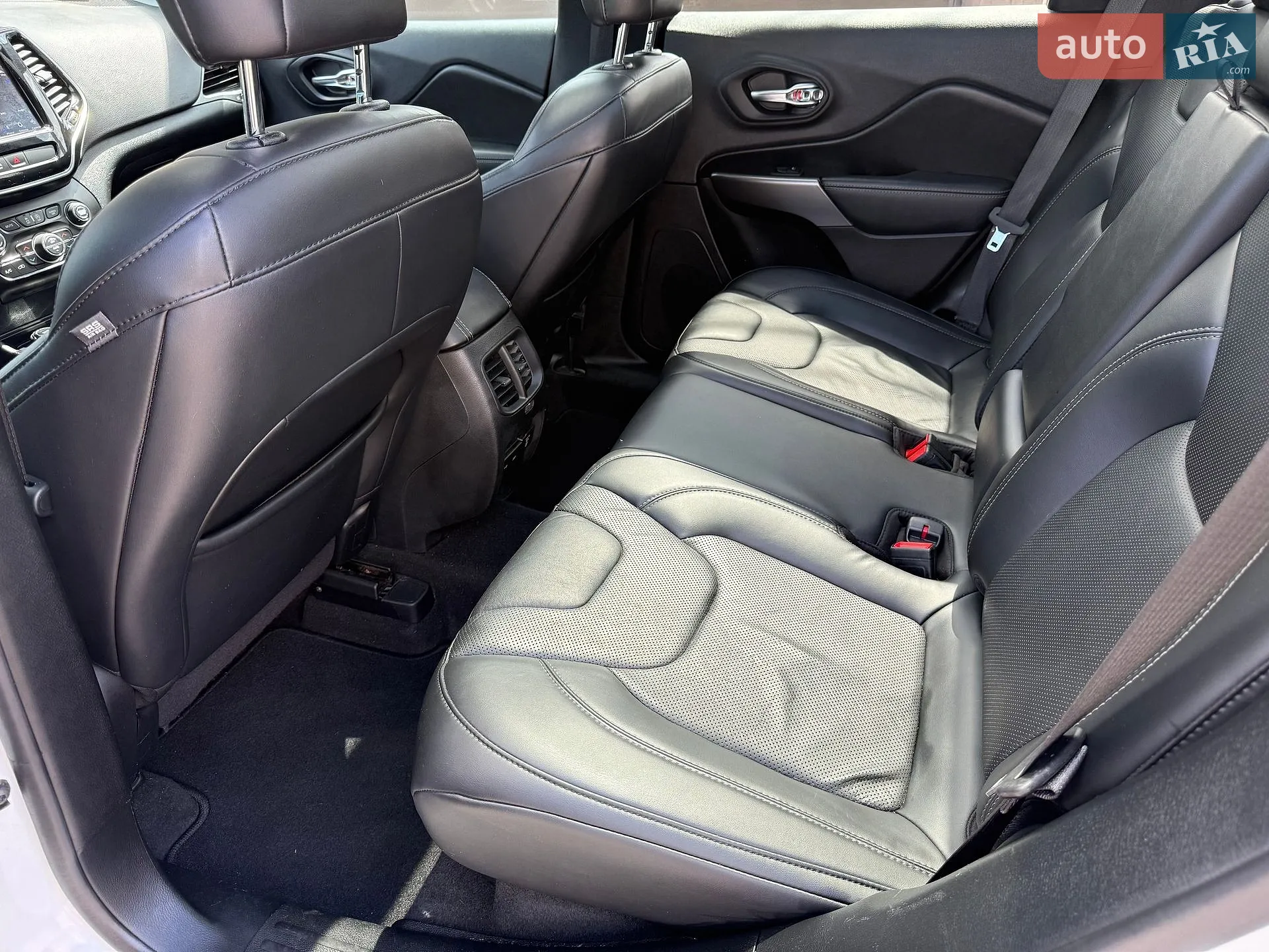 2020 Jeep Cherokee - мініатюра 40