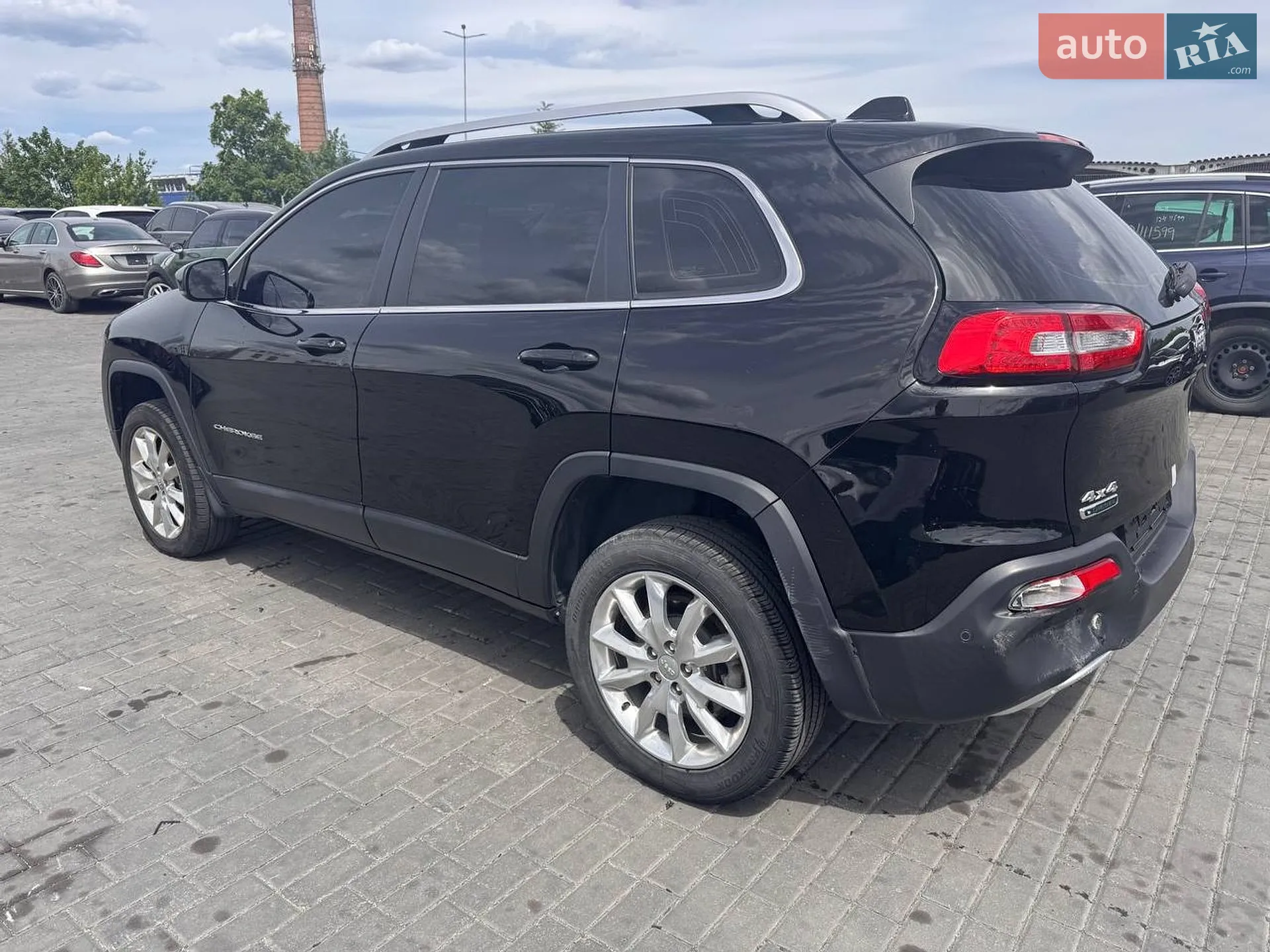 2017 Jeep Cherokee - мініатюра 3