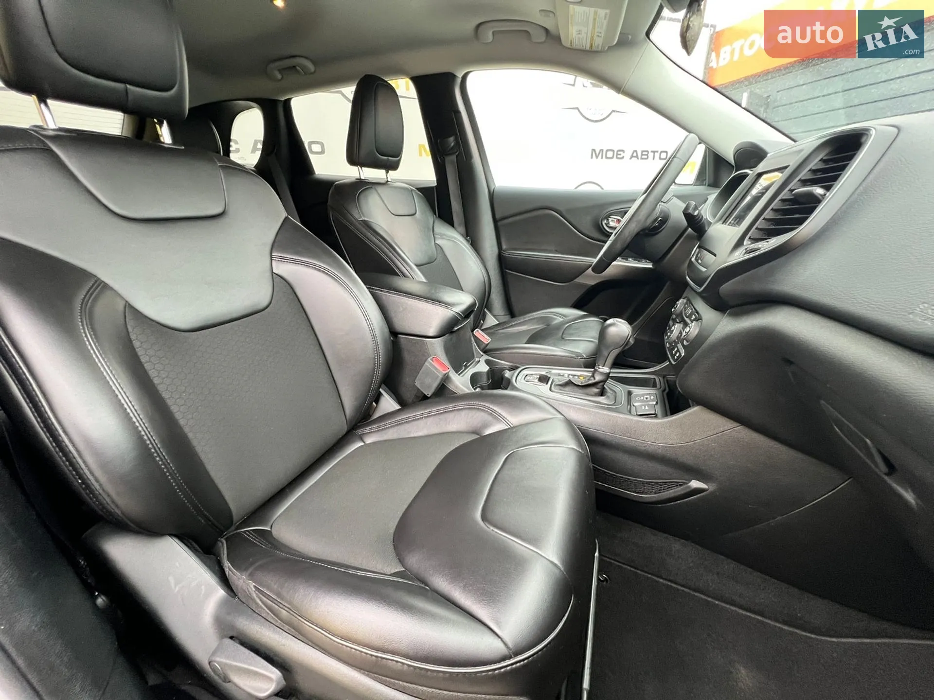 2019 Jeep Cherokee - мініатюра 15