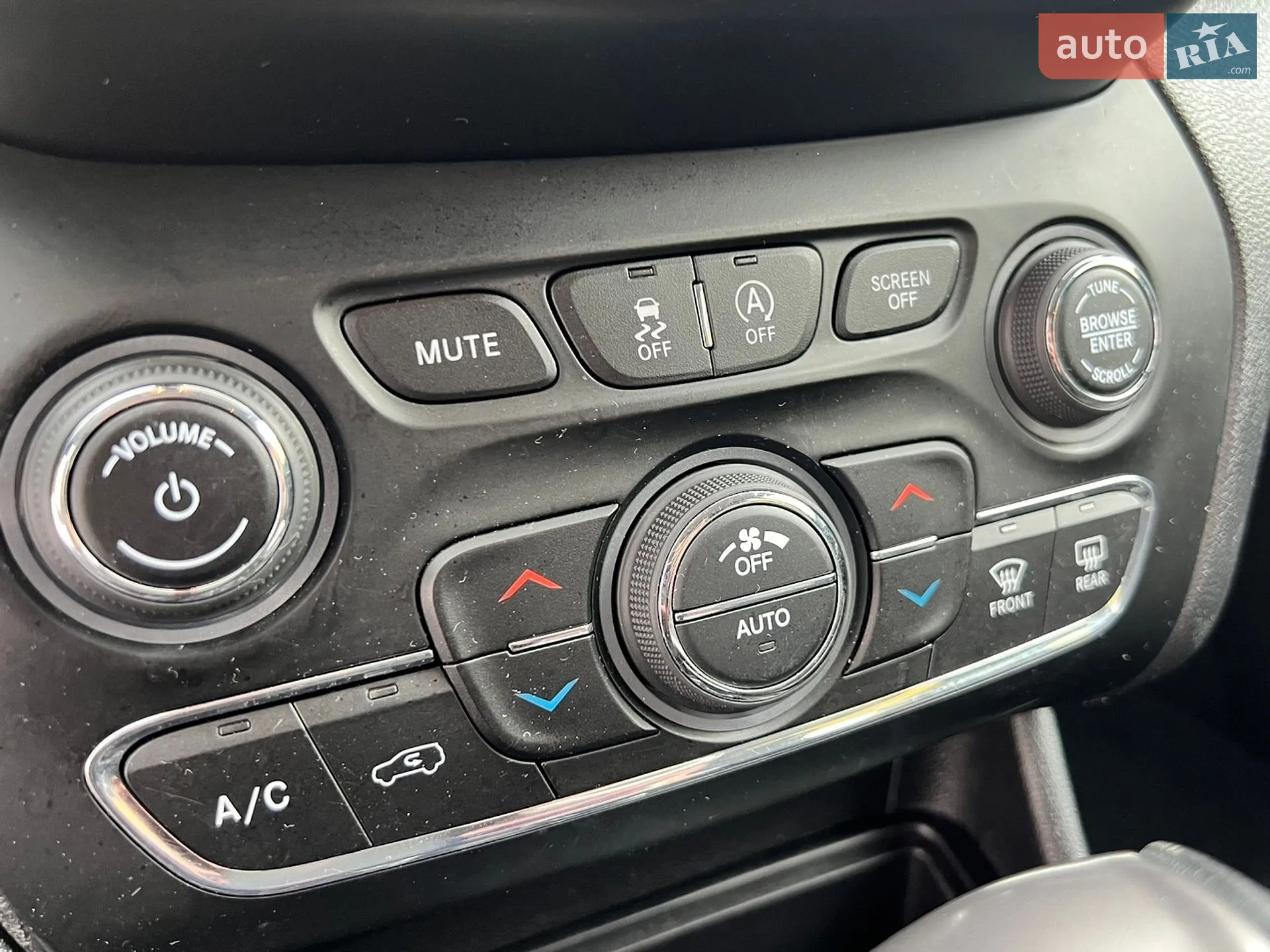 2019 Jeep Cherokee - мініатюра 21